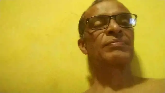 Snapshot of jrfm14 chatting on January 19, 1:31 am jrfm14 online show from January 19, 1:31 am