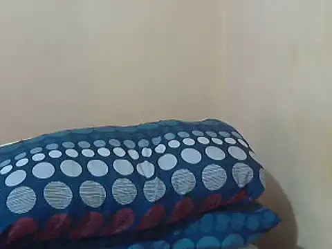 Snapshot of Sexy-queen99xx chatting on February 6, 10:59 am Sexy-queen99xx online show from February 6, 10:59 am