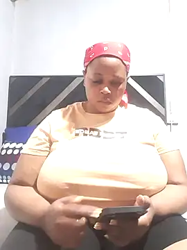 Snapshot of Sexy-queen99xx chatting on September 22, 7:43 am Sexy-queen99xx online show from September 22, 7:43 am