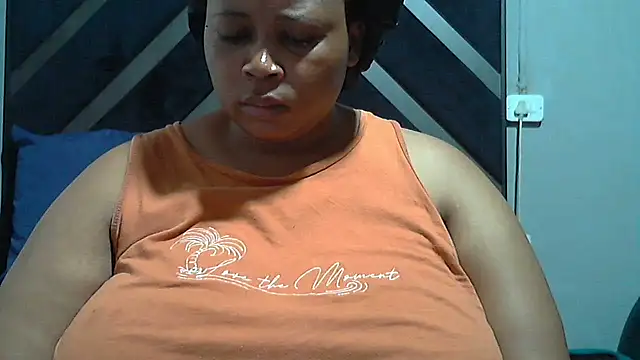 Snapshot of Sexy-queen99xx chatting on October 9, 9:18 am Sexy-queen99xx online show from October 9, 9:18 am