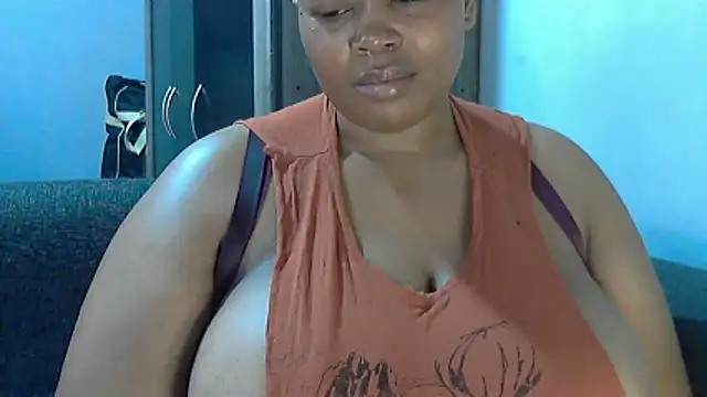 Snapshot of Sexy-queen99xx chatting on June 2, 7:54 am Sexy-queen99xx online show from June 2, 7:54 am