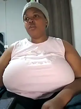 Snapshot of Sexy-queen99xx chatting on July 10, 8:18 am Sexy-queen99xx online show from July 10, 8:18 am