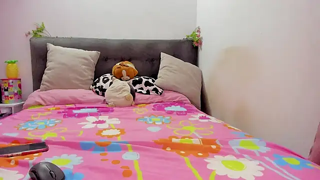 Snapshot of AnnieBellee chatting on September 19, 8:31 pm AnnieBellee online show from September 19, 8:31 pm