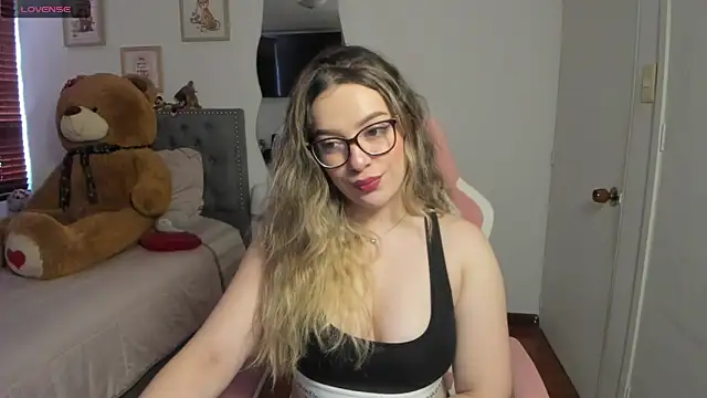 Snapshot of samysweet_8 chatting on May 8, 1:38 pm samysweet 8 online show from May 8, 1:38 pm