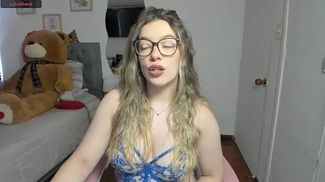 Snapshot of samysweet_8 chatting on May 13, 1:08 pm samysweet 8 online show from May 13, 1:08 pm
