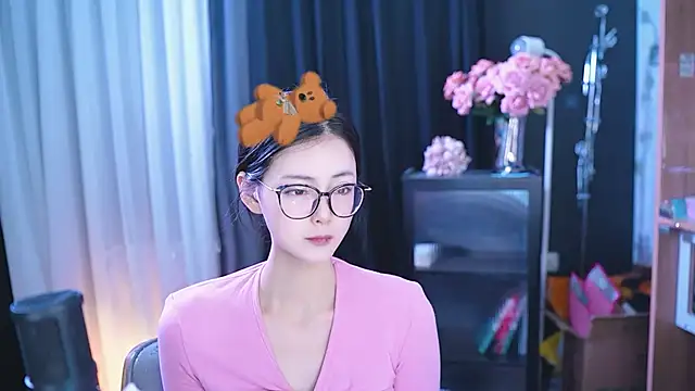 Ocean--Lili online show from March 15, 2:34 pm