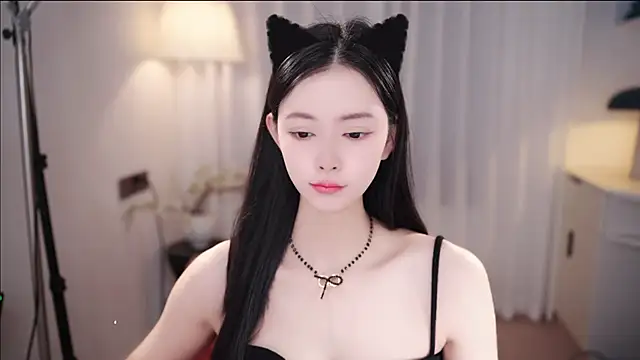 Ocean--Lili online show from November 24, 2:17 pm