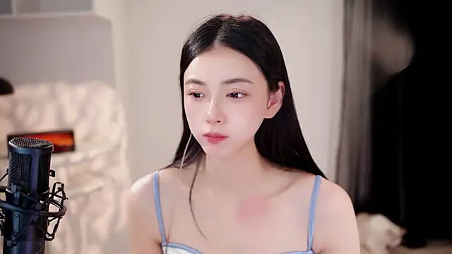 Ocean--Lili online show from June 8, 2:17 pm