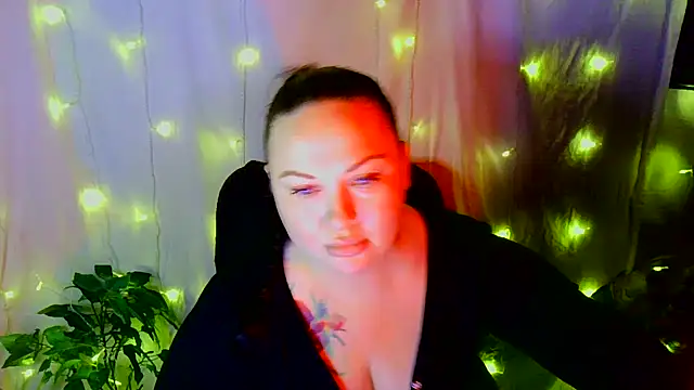 Victoria Marks online show from December 2, 6:19 am