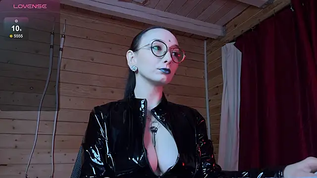 Jinhee Noir online show from February 8, 9:40 pm