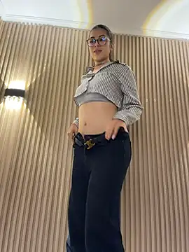 Sarasanders 4 online show from January 18, 4:49 am