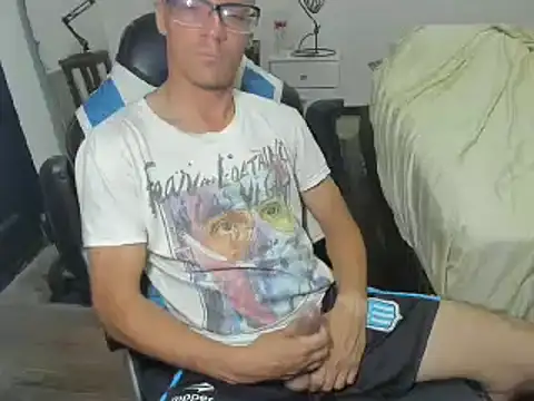 guachin hunk online show from December 20, 4:31 am