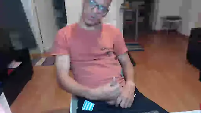 guachin hunk online show from May 20, 3:24 am