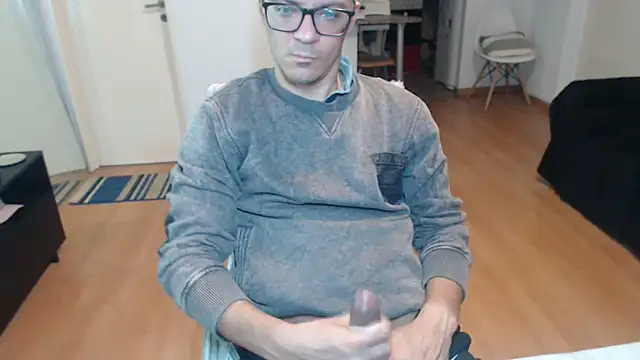 guachin hunk online show from July 4, 9:32 pm