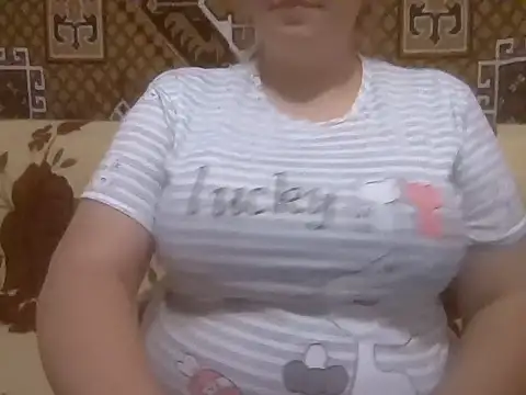 Snapshot of Diana_Britt chatting on July 28, 7:50 pm Diana Britt online show from July 28, 7:50 pm