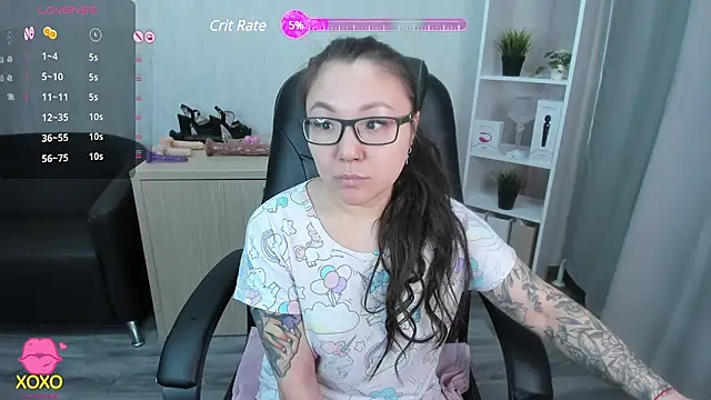 Snapshot of gentle_muse chatting on February 9, 12:39 am gentle muse online show from February 9, 12:39 am