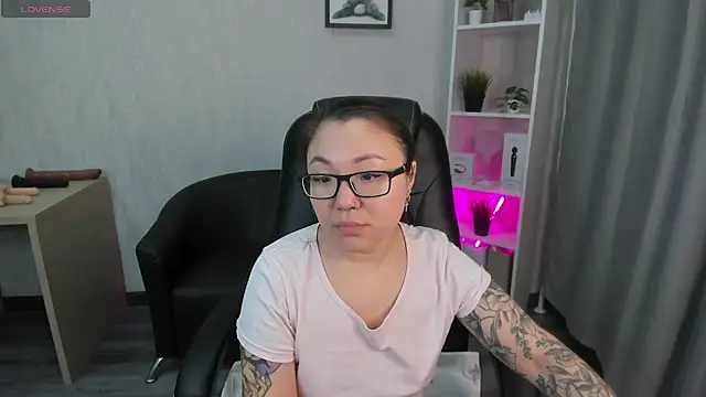 Snapshot of gentle_muse chatting on February 23, 9:59 pm gentle muse online show from February 23, 9:59 pm