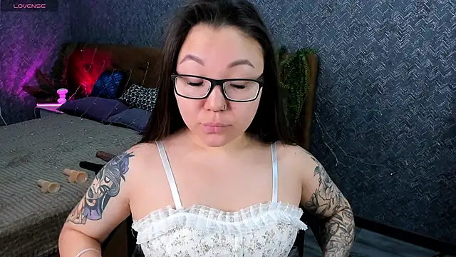 Snapshot of gentle_muse chatting on March 12, 12:53 am gentle muse online show from March 12, 12:53 am