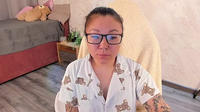 gentle muse online show from April 21, 12:01 am