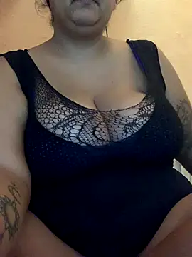 Snapshot of Madsion23 chatting on December 3, 11:33 am Madsion23 online show from December 3, 11:33 am