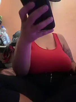 Snapshot of Madsion23 chatting on December 26, 9:58 pm Madsion23 online show from December 26, 9:58 pm