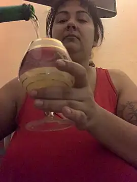 Snapshot of Madsion23 chatting on December 27, 1:00 am Madsion23 online show from December 27, 1:00 am