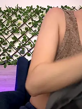 LadyChantale online show from December 23, 8:23 am