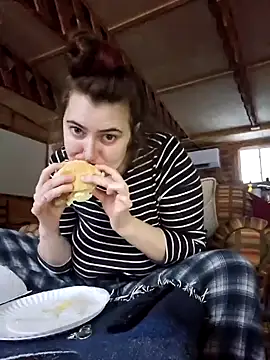 Snapshot of Snowbunnycake_131 chatting on December 5, 8:44 pm Snowbunnycake 131 online show from December 5, 8:44 pm