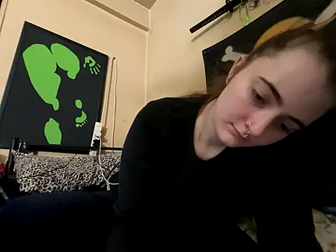 Snapshot of Snowbunnycake_131 chatting on September 9, 3:39 am Snowbunnycake 131 online show from September 9, 3:39 am