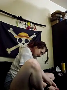 Snapshot of Snowbunnycake_131 chatting on September 24, 12:47 am Snowbunnycake 131 online show from September 24, 12:47 am