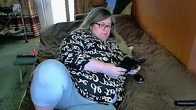 Snapshot of sex2 chatting on March 17, 5:23 am sex2 online show from March 17, 5:23 am