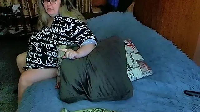 Snapshot of sex2 chatting on March 18, 10:37 pm sex2 online show from March 18, 10:37 pm