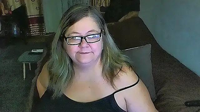 sex2 online show from February 18, 9:00 pm