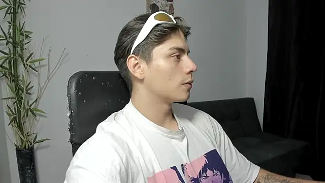 Snapshot of Giordano_Russo chatting on December 13, 9:09 pm Giordano Russo online show from December 13, 9:09 pm