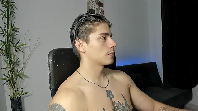 Snapshot of Giordano_Russo chatting on December 21, 6:09 am Giordano Russo online show from December 21, 6:09 am