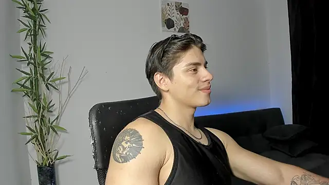 Snapshot of Giordano_Russo chatting on December 24, 7:06 am Giordano Russo online show from December 24, 7:06 am