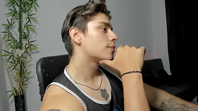 Snapshot of Giordano_Russo chatting on January 11, 4:27 am Giordano Russo online show from January 11, 4:27 am