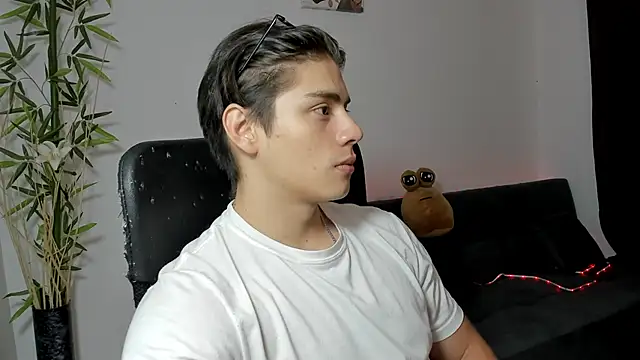 Snapshot of Giordano_Russo chatting on January 12, 5:45 am Giordano Russo online show from January 12, 5:45 am