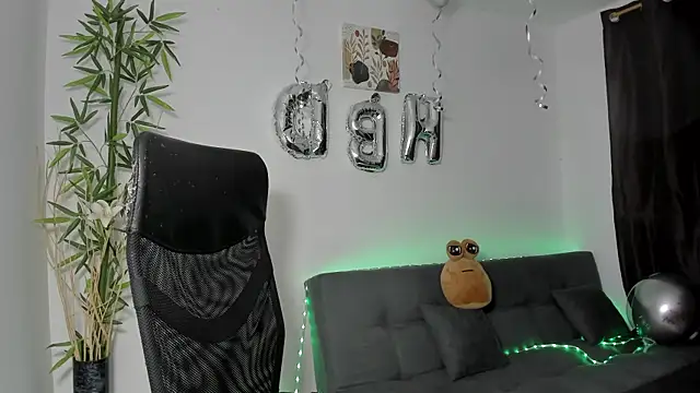 Snapshot of Giordano_Russo chatting on January 18, 6:24 am Giordano Russo online show from January 18, 6:24 am