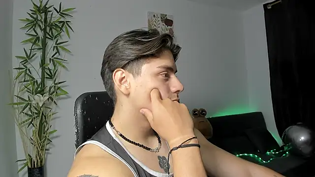 Snapshot of Giordano_Russo chatting on January 24, 5:11 pm Giordano Russo online show from January 24, 5:11 pm