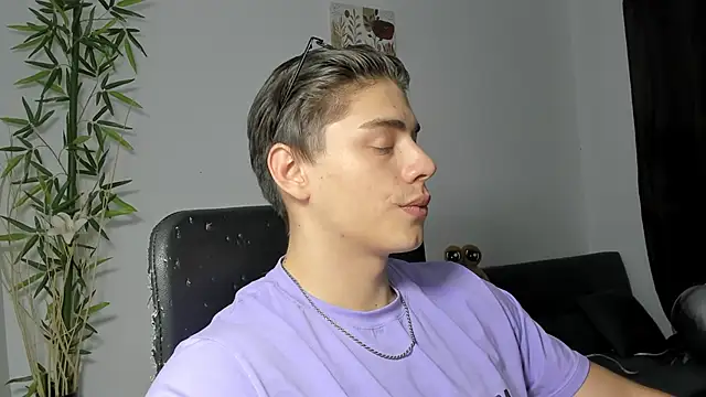 Snapshot of Giordano_Russo chatting on January 27, 2:20 am Giordano Russo online show from January 27, 2:20 am