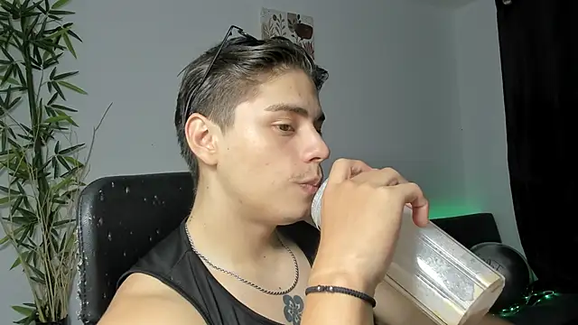 Snapshot of Giordano_Russo chatting on January 29, 2:19 am Giordano Russo online show from January 29, 2:19 am