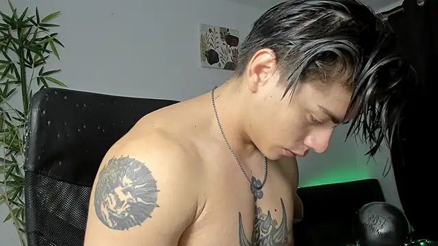 Snapshot of Giordano_Russo chatting on January 29, 1:38 pm Giordano Russo online show from January 29, 1:38 pm