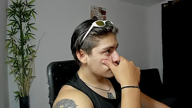 Snapshot of Giordano_Russo chatting on February 11, 3:29 am Giordano Russo online show from February 11, 3:29 am