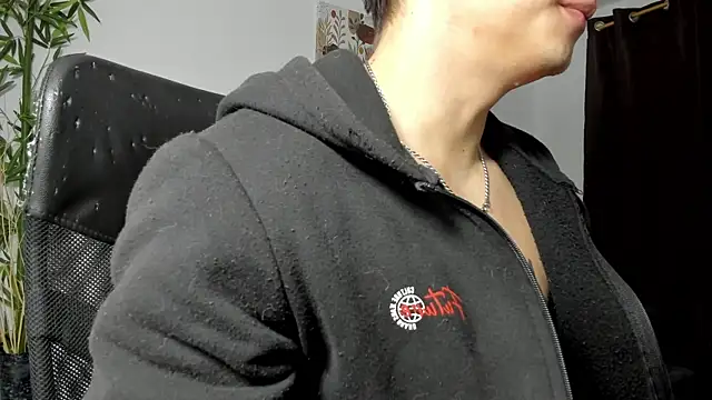 Snapshot of Giordano_Russo chatting on February 19, 2:44 pm Giordano Russo online show from February 19, 2:44 pm