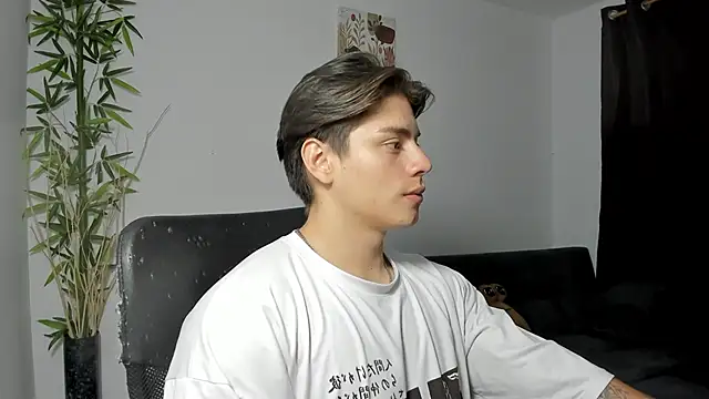 Snapshot of Giordano_Russo chatting on February 21, 5:46 am Giordano Russo online show from February 21, 5:46 am