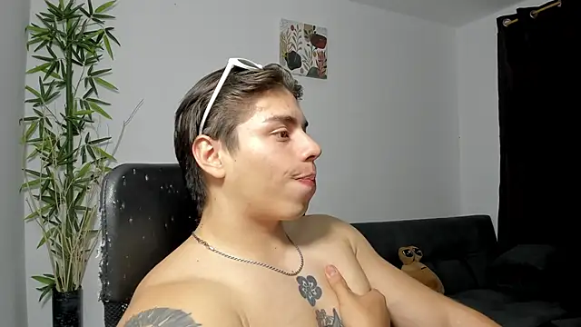 Snapshot of Giordano_Russo chatting on February 25, 12:36 am Giordano Russo online show from February 25, 12:36 am