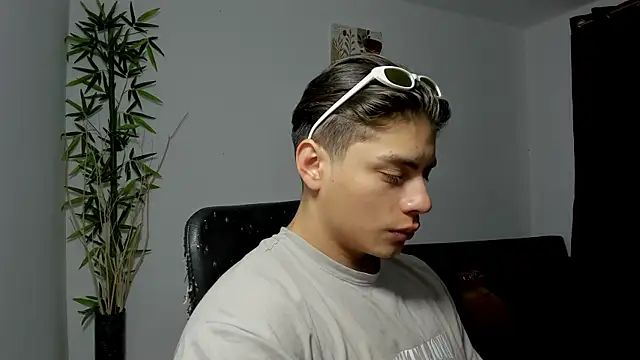 Snapshot of Giordano_Russo chatting on February 28, 3:15 pm Giordano Russo online show from February 28, 3:15 pm