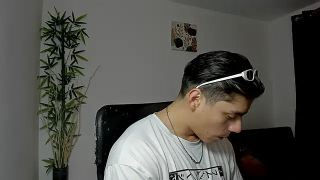 Snapshot of Giordano_Russo chatting on March 2, 11:42 pm Giordano Russo online show from March 2, 11:42 pm