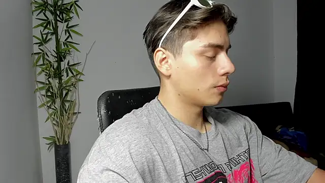 Snapshot of Giordano_Russo chatting on March 5, 7:17 pm Giordano Russo online show from March 5, 7:17 pm